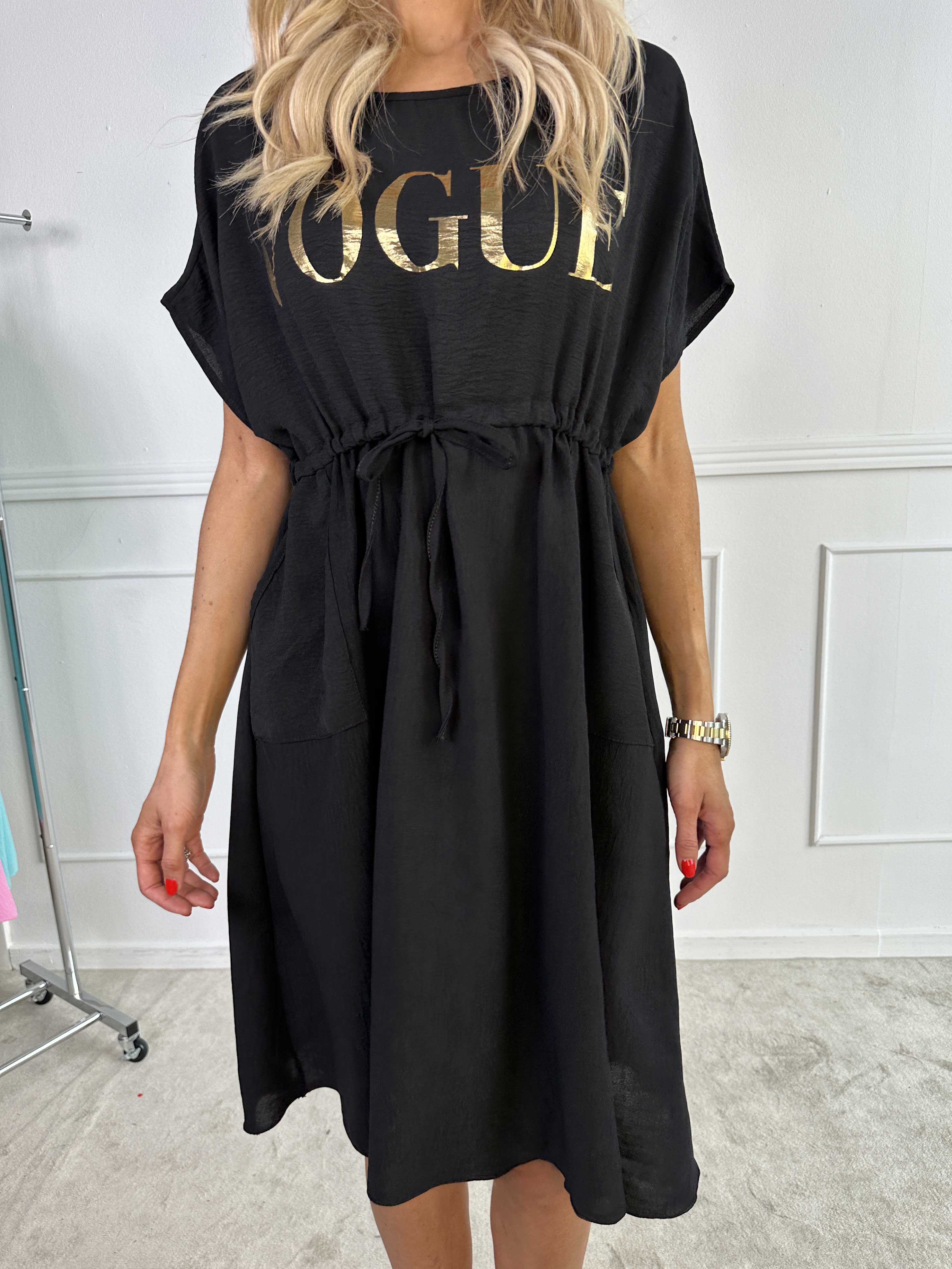 Ada - Sød kjole med vogue henover brystet